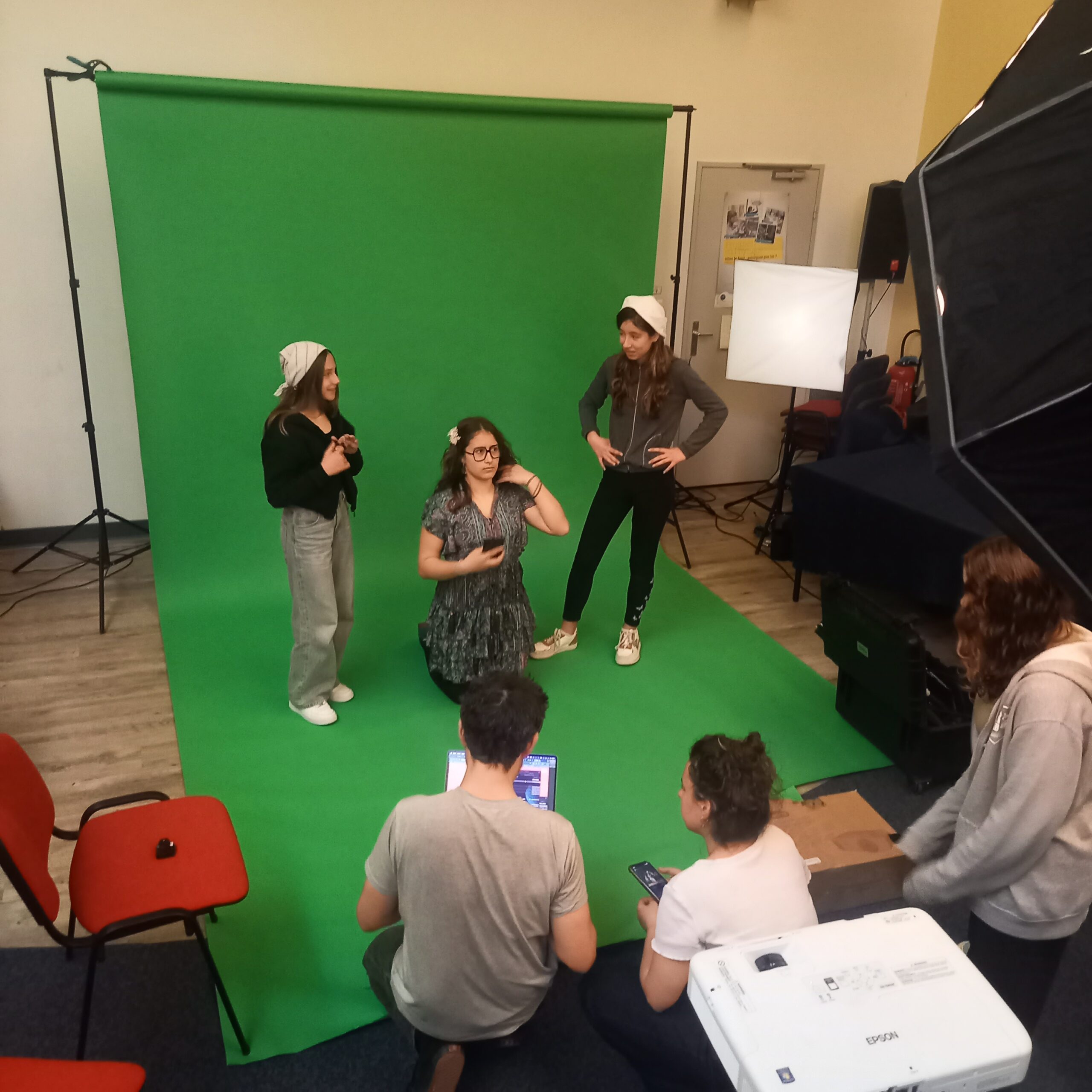 Invitation : jeudi 22 mai 2025 / Restitution du travail photographique mené avec les élèves de 5°B et 5°C / Une année en images